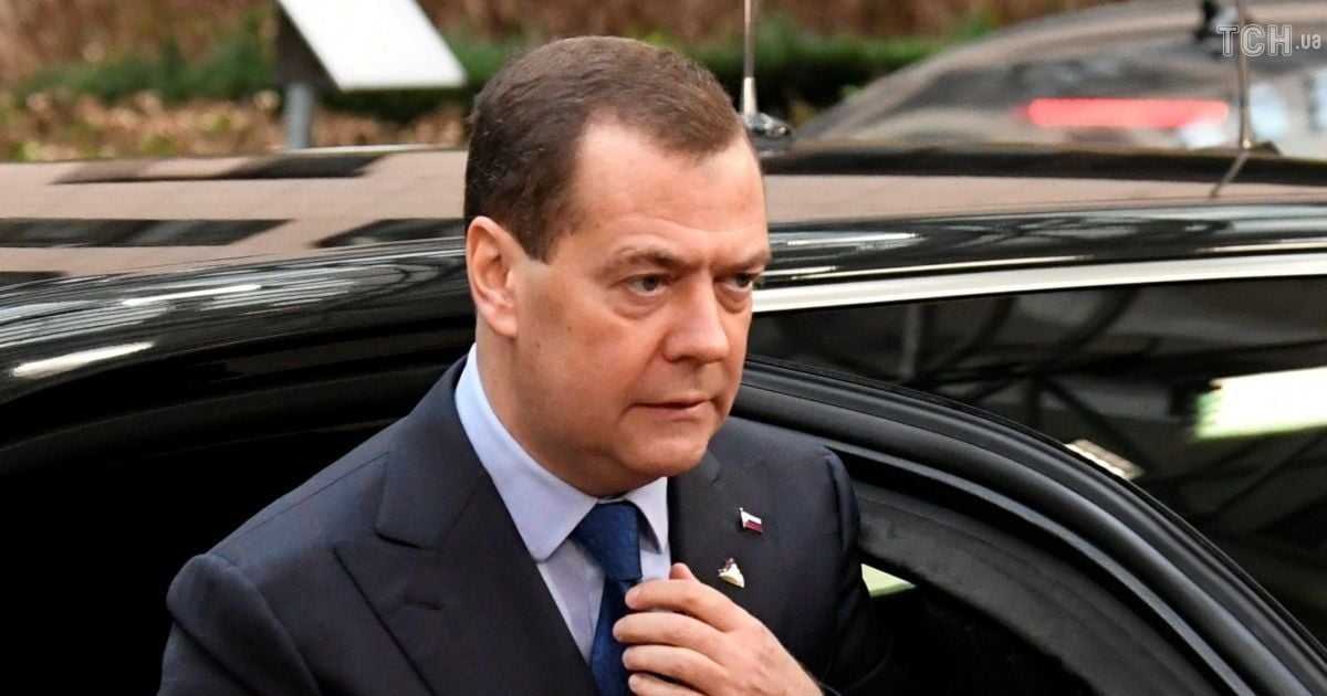 "Вредители и известные персоны". Медведев объяснил, против кого РФ вводит антиукраинские санкции
