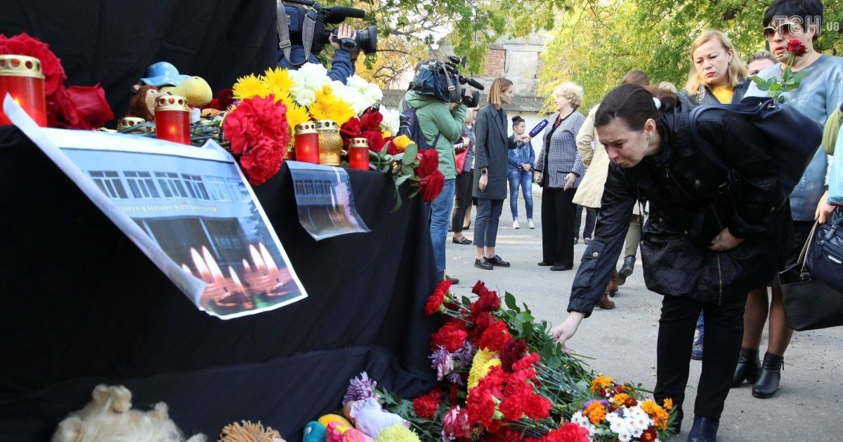 Путин считает убийства в колледже Керчи подражанием расстрелов в школах США