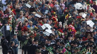 церемонія прощання із загиблими в Керчі_1 / © Reuters