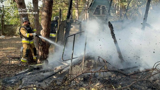Наслідки атаки на базу відпочинку в Запорізькому районі / © ДСНС
