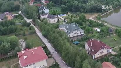 За табличкой образовательного центра укрылся закрытый коттеджный городок