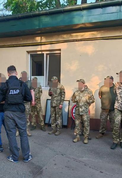 в Одессе осудили 9 работников ТЦК