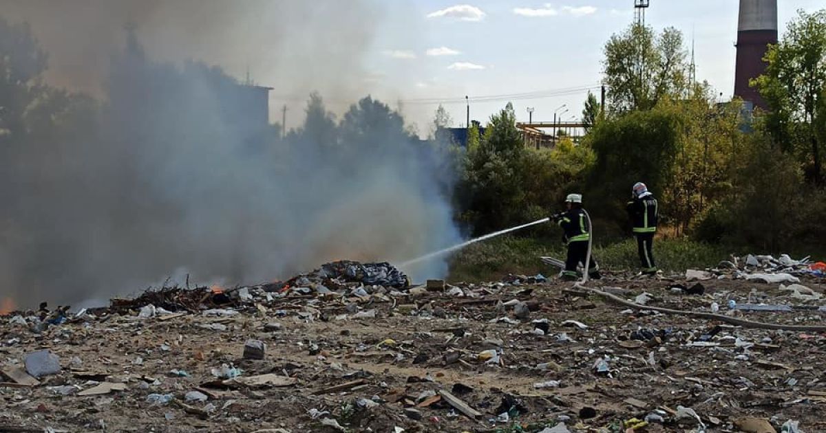 Рятувальники відзвітували про повну ліквідацію пожежі на сміттєзвалищі під Києвом