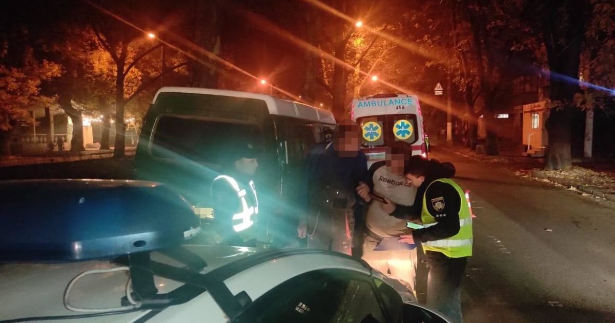В Одесі авто на переході збило сестру та брата: 15-річна дівчина загинула, водій кинув транспорт і втік