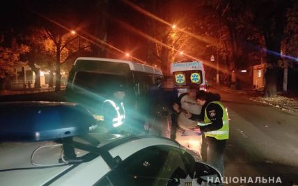 В Одессе авто на переходе сбило сестру и брата: 15-летняя девушка погибла, водитель бросил транспорт и скрылся