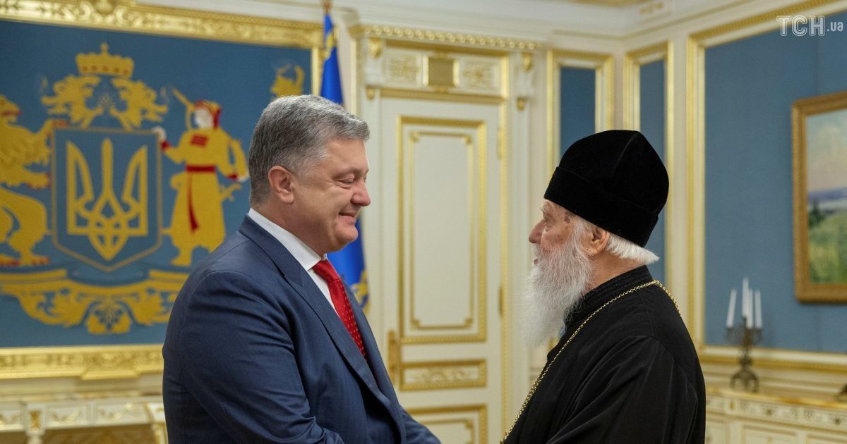 Порошенко призвал собраться на Софийской площади и помолиться за автокефалию