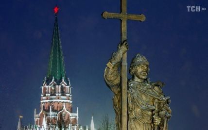 "Розкольники канонів не дотримуються". У Кремлі прокоментували створення Помісної церкви в Україні