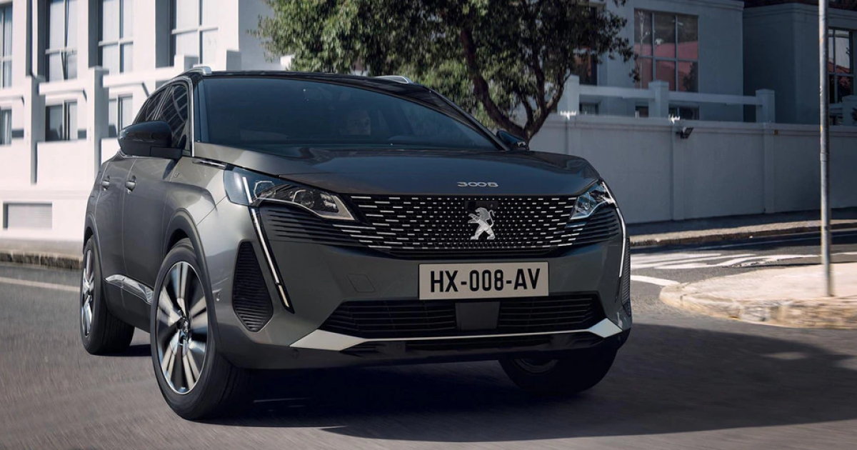 На український ринок вийшов новий гібридний кросовер Peugeot 3008: названо вартість