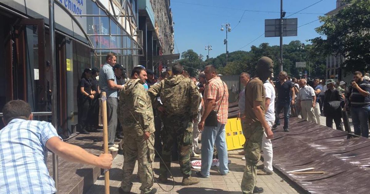 Демонтаж у Будинку профспілок_6 / © Фото Валерии Ковалинской/ТСН