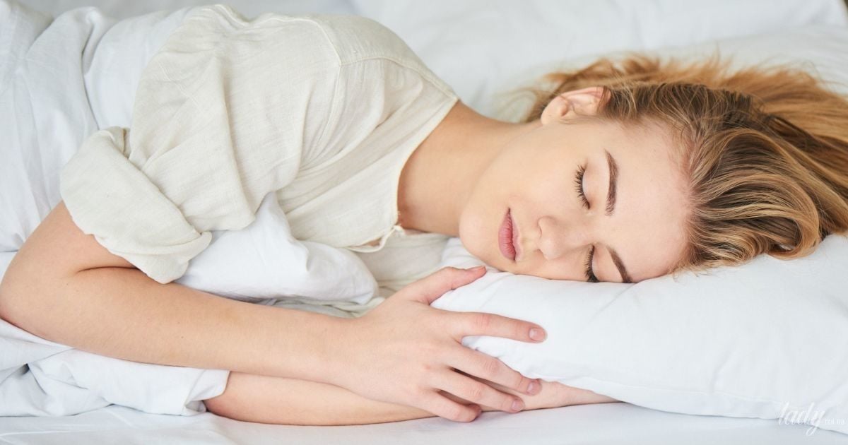 Чому брак сну змушує більше їсти