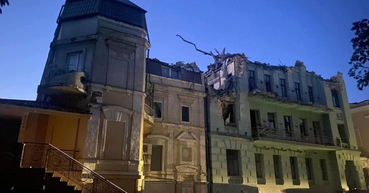 Ракети завдали руйнувань портовій інфраструктурі, щонайменше 6 житловим, в тому числі багатоквартирним будинкам