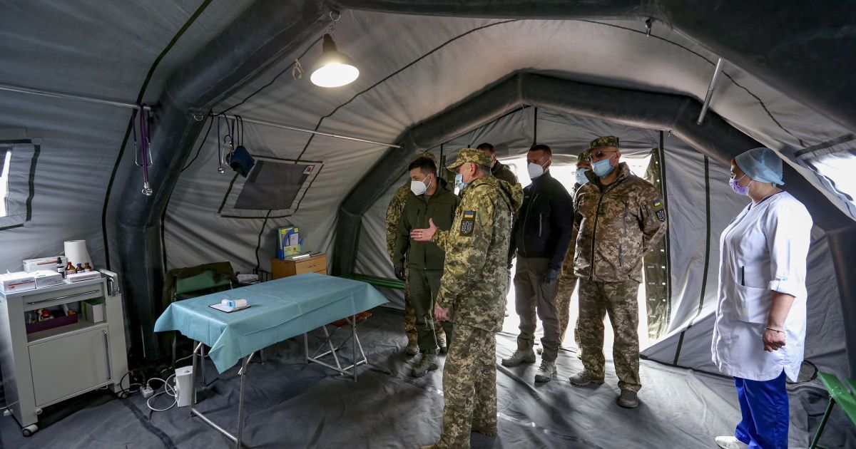 Зеленський прибув на Донбас, щоб перевірити готовність до коронавірусу на фронті