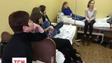 На Київщині 14 учнів госпіталізували через отруєння невідомим газом у школі
