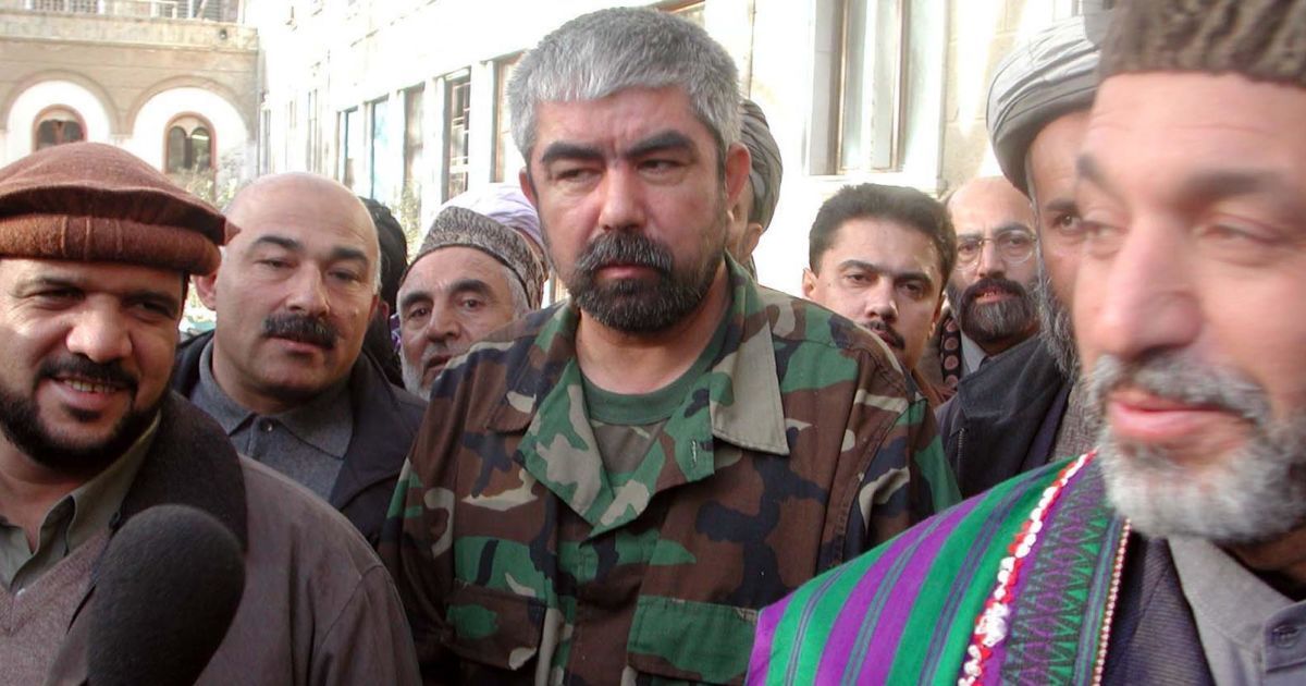 Бойовики "Талібану" захопили одне з найбільших міст Афганістану і вторглися до палацу скандального генерала