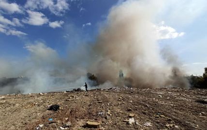 Екологи розповіли про песимістичні наслідки пожежі на сміттєзвалищі у Києві і про ризики для здоров'я киян