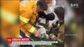Американские пожарные вернули к жизни щенка, пострадавшего во время пожара