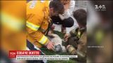 Американские пожарные вернули к жизни щенка, пострадавшего во время пожара
