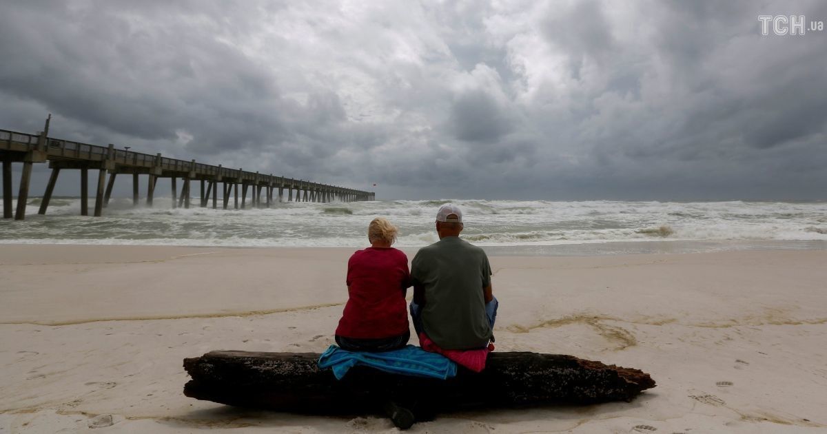 Ураган "Майкл", который надвигается на побережье США, становится все более мощным