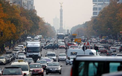 У Євросоюзі домовилися про зниження норм автовикидів СО2 до 2030 року