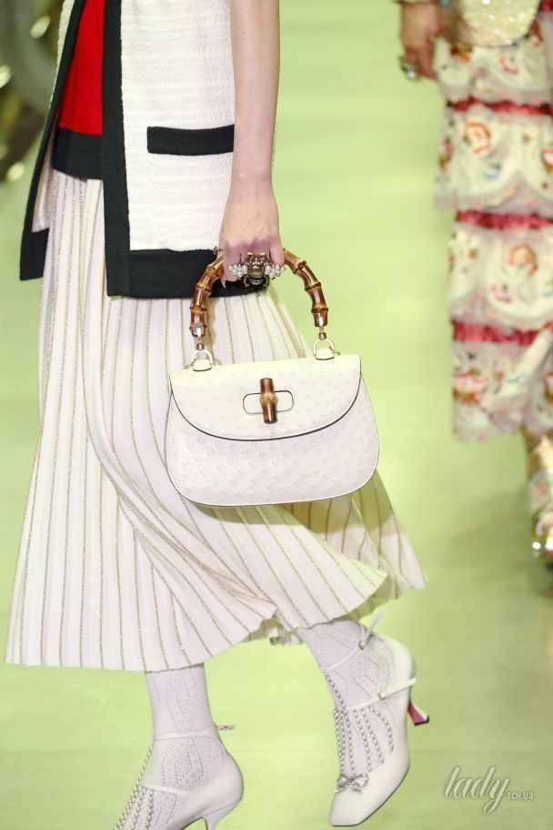 Коллекция  Gucci прет-а-порте сезона осень-зима 2017-2018 / © East News
