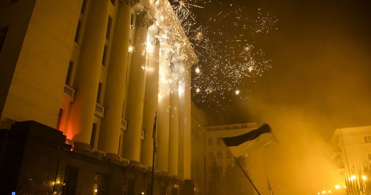 Погромы на Банковой во время протеста: Кабмин осудил вандализм и ожидает реакции силовиков