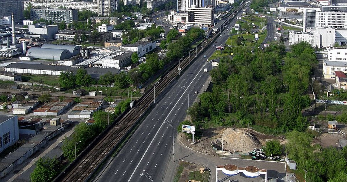 Найдовша та найкоротша вулиці Києва