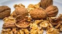Як почистити горіхи