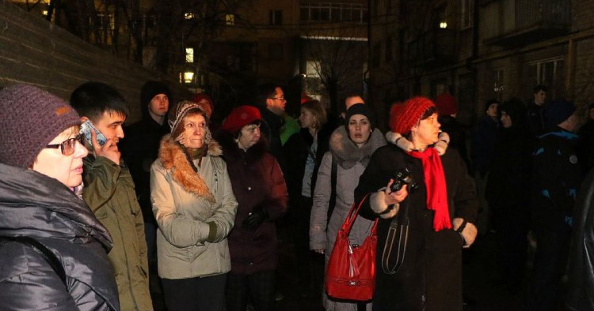В России башенный кран упал на жилой дом, есть жертвы_6 / © E1.ru