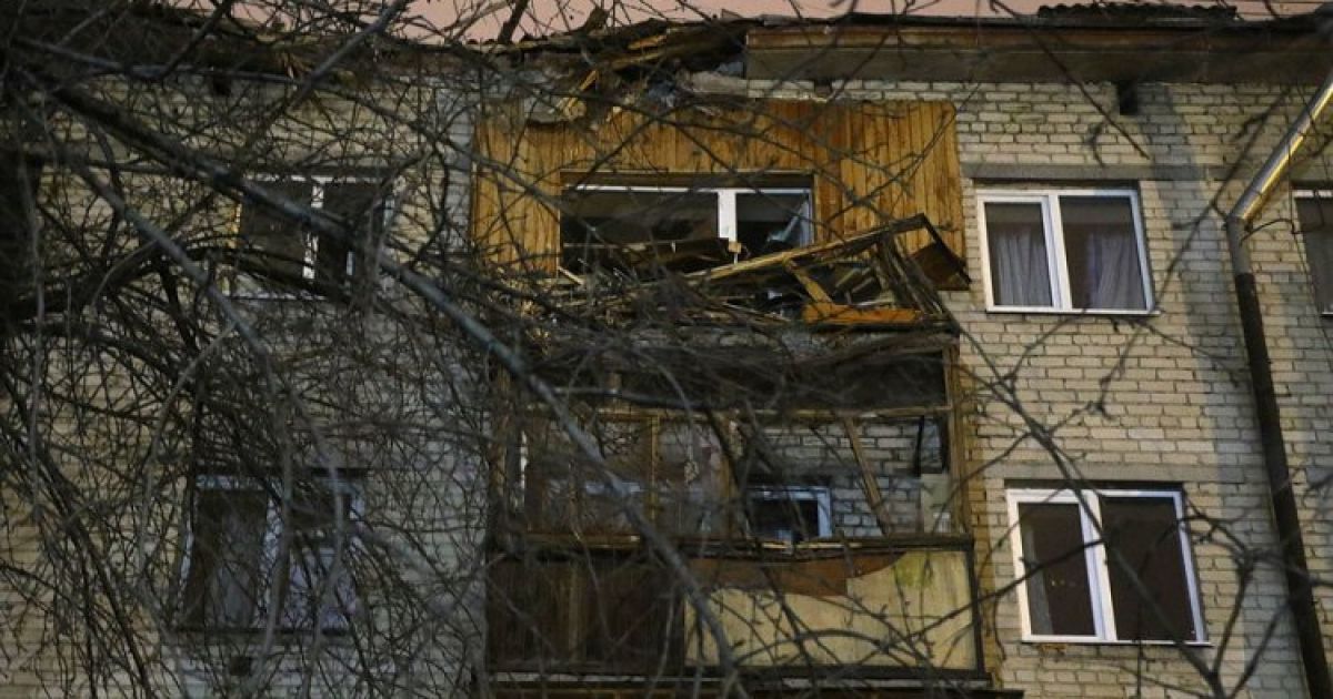 В России башенный кран упал на жилой дом, есть жертвы_3 / © E1.ru