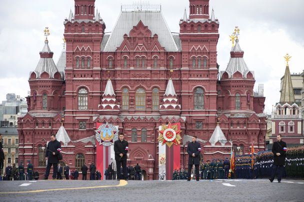 Парад у бункерному стилі: ексспівробітник СБУ розкрив, чому Кремль до смерті боїться 9 травня