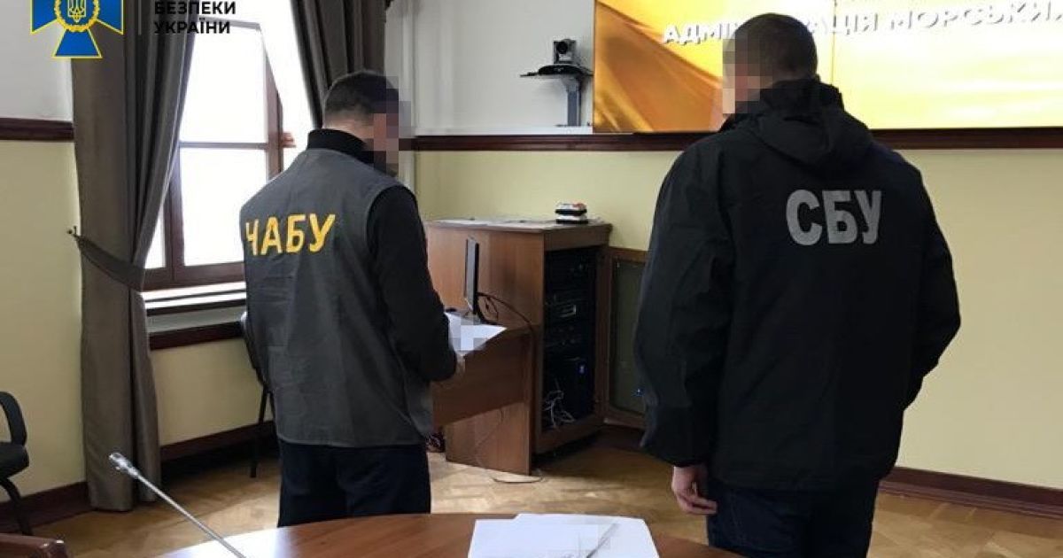 Обыски в АМПУ: чиновники администрации растратили свыше 20 миллионов долларов