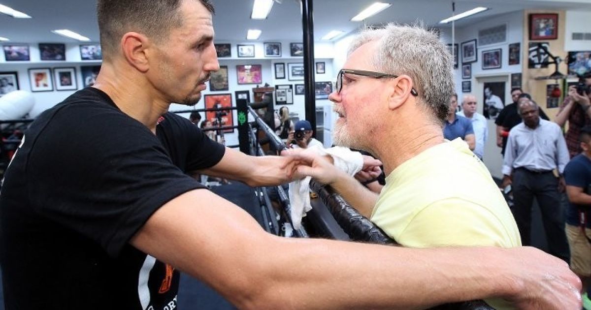 Віктор Постол готується до бою з Теренсом Кроуфордом. / © boxingscene.com