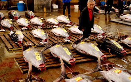 У Токіо закрився найбільший у світі рибний ринок