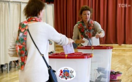 На выборах в Латвии побеждает пророссийская партия - экзит-пол
