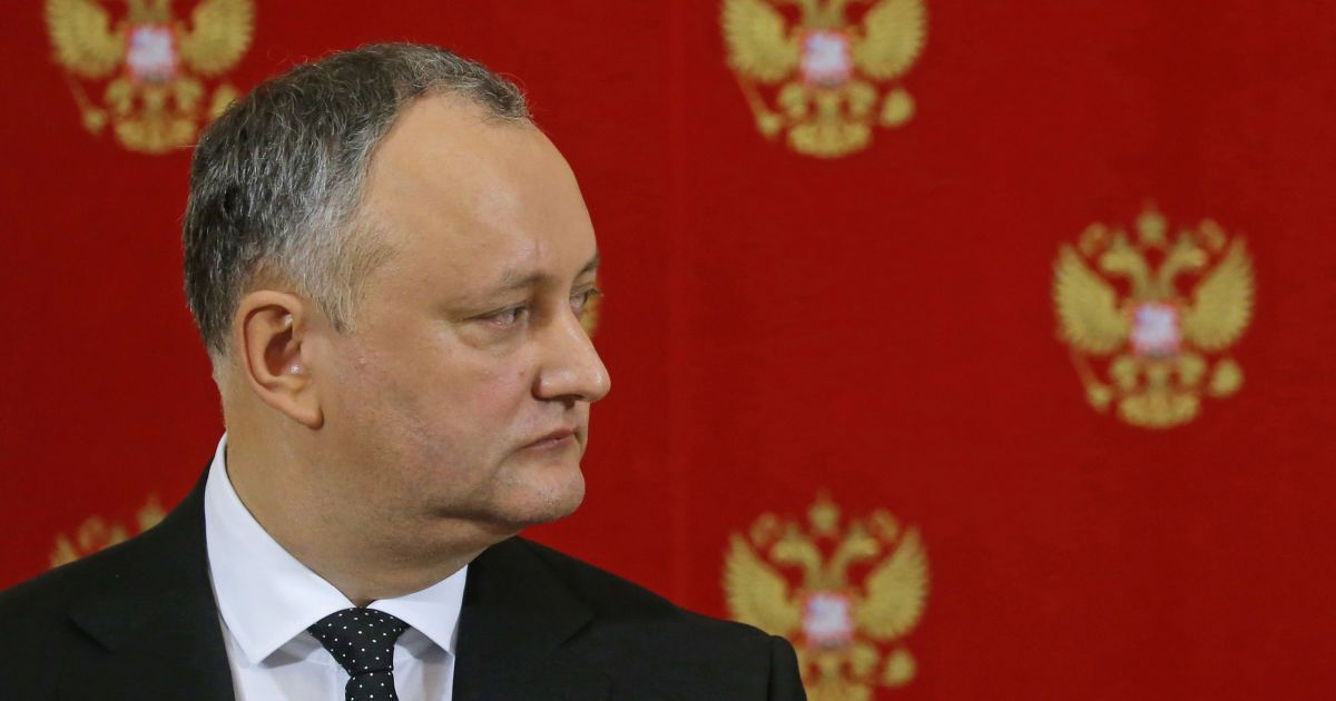 Експрезидента Молдови Додона відвезли до СІЗО (відео)