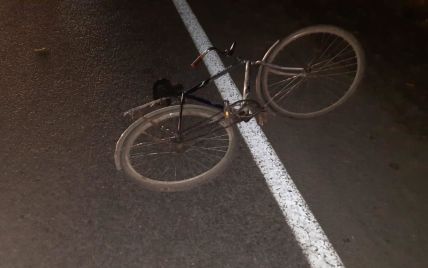Погиб на месте аварии: во Львовской области ВАЗ сбил насмерть велосипедиста (фото)