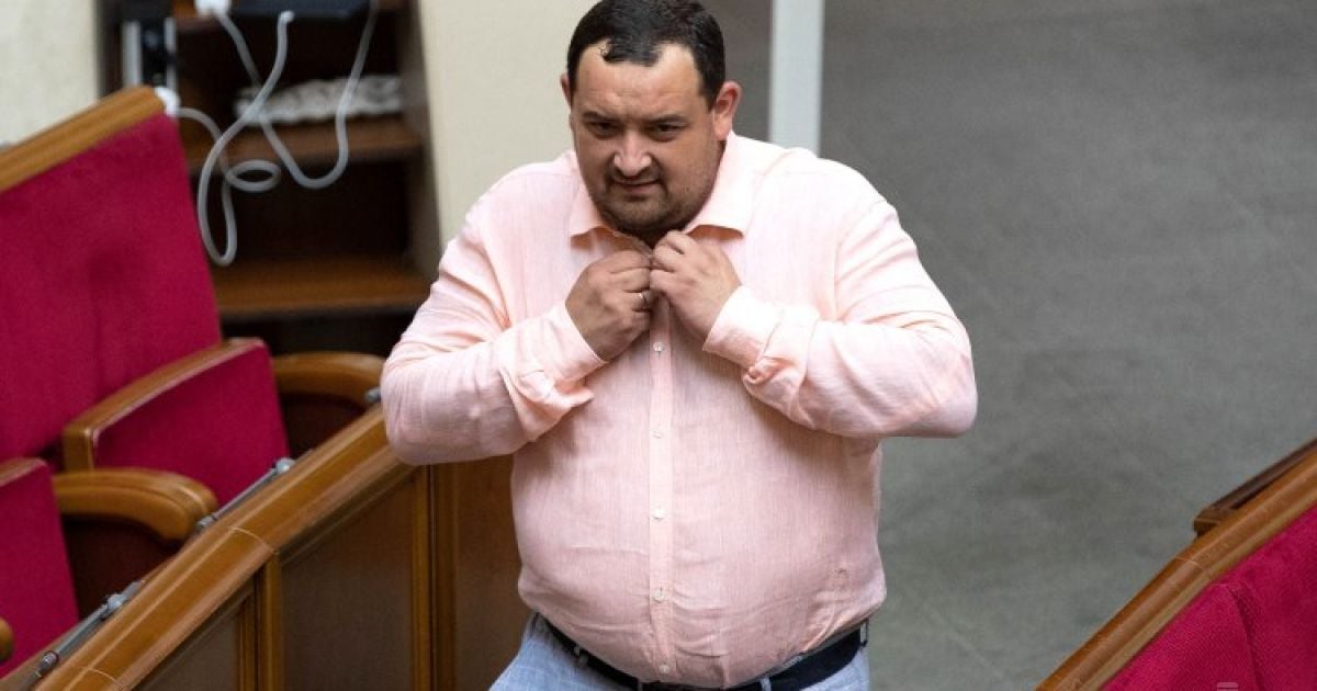 Нардеп Кузьміних, якого зловили на хабарництві, просить тимчасово виключити його зі "Слуги народу"