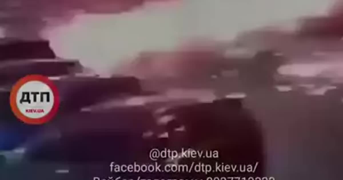 В Сети обнародовали видео взрыва машины украинского офицера-разведчика