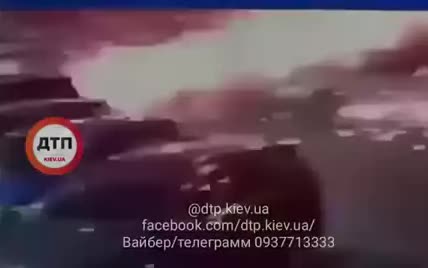 В Сети обнародовали видео взрыва машины украинского офицера-разведчика