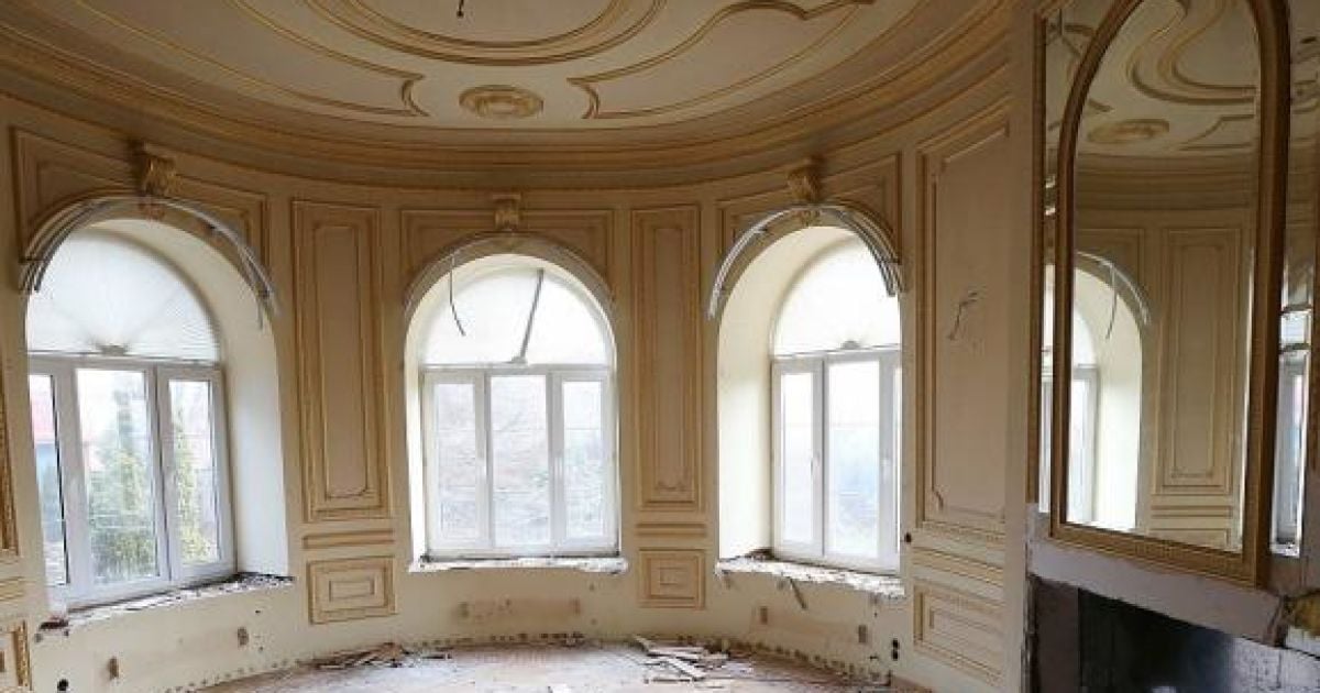 В разграбленного "золотого" особняка Пшонки появился новый хозяин