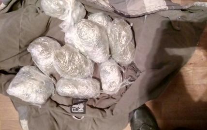 В Харьковской области через границу пытались перевезти полтора килограмма наркотиков