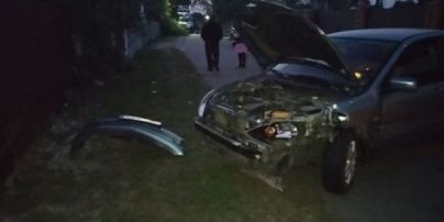Под Киевом пьяный мужчина угнал машину и попал на ней в ДТП