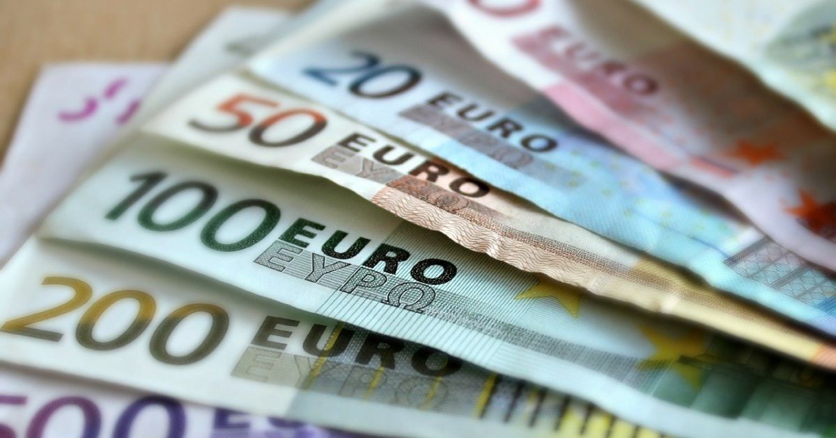 ЕС выделил Украине миллиард евро, а России заплатил за энергоносители в 35 раз больше