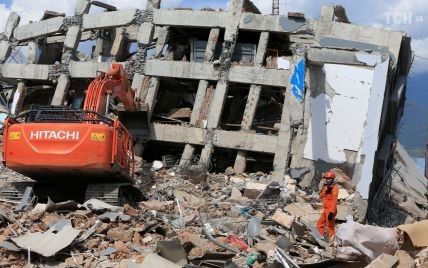 Після землетрусу в Індонезії під завалами церкви знайшли тіла 34 дітей