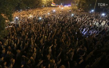 В Ереване продолжаются массовые протесты ради назначения выборов