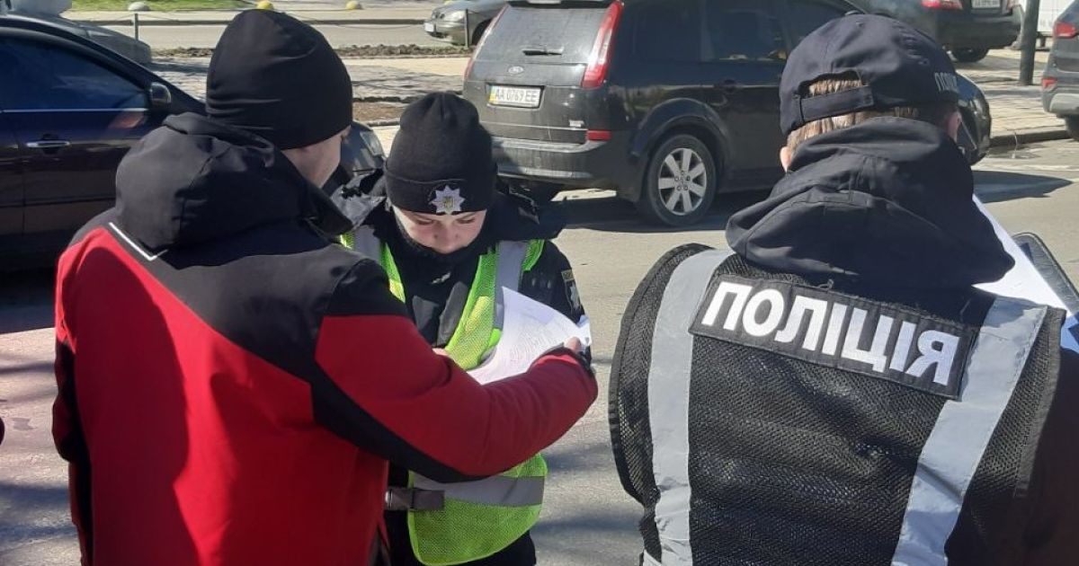 Напад на журналістів у Києво-Печерській лаврі: як відреагувала поліція