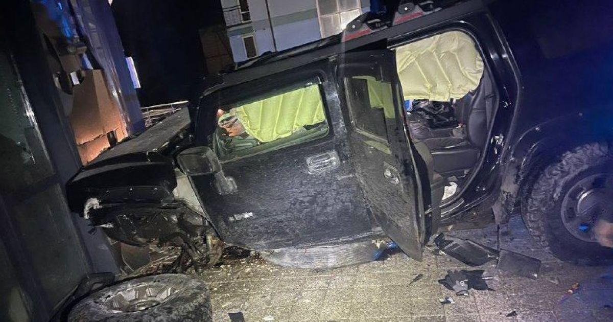 Пьяное ДТП в Киевской области: авто врезалось в дом