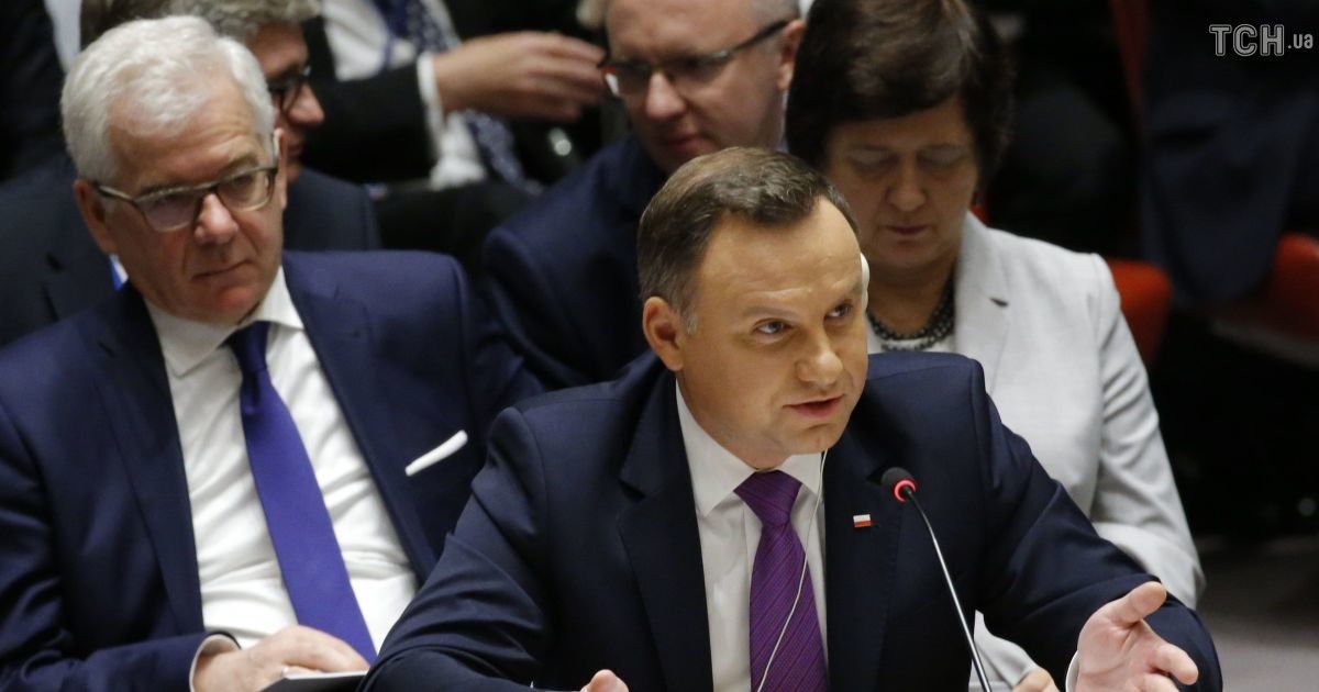 В кортеж польского президента въехал ребенок на самокате