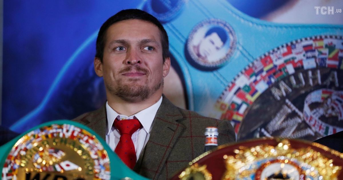 Усик развеселил болельщиков, "сыграв" знаменитую мелодию Бетховена