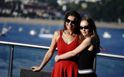 Летиция Каста и Лили-Роуз Депп в красивых нарядах представили совместный фильм